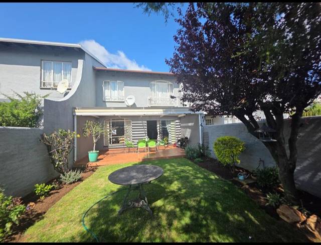 3 BEDROOM TOWNHOUSE FOR SALE IN ASTON MANOR